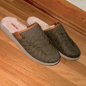 Men’s OluKai Slippers